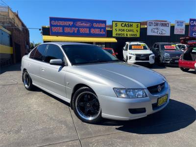 2005 HOLDEN COMMODORE 4D SEDAN